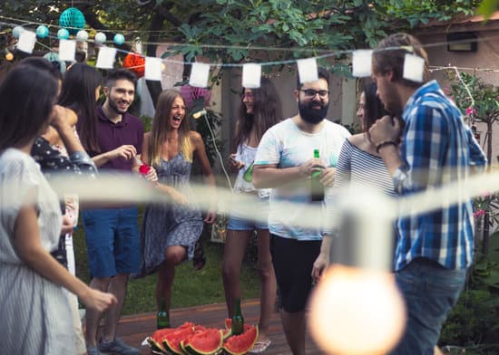 How to Host a Memorable Backyard Music Party
