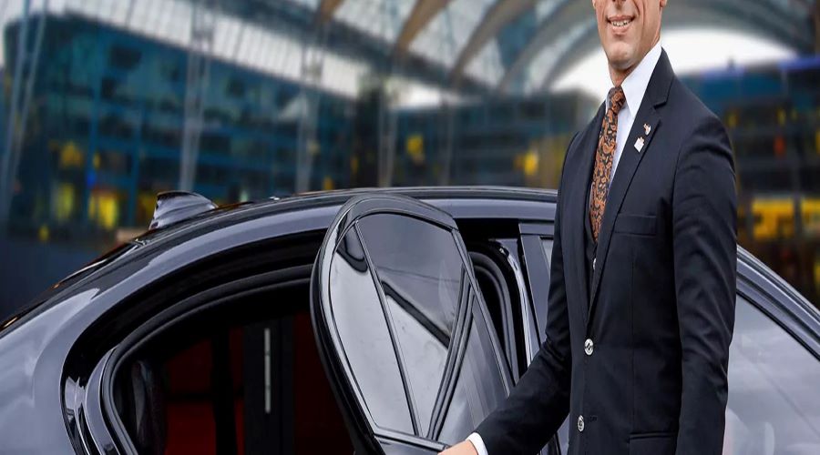 How Can Chauffeur Service in Dubai Help You Save Money?