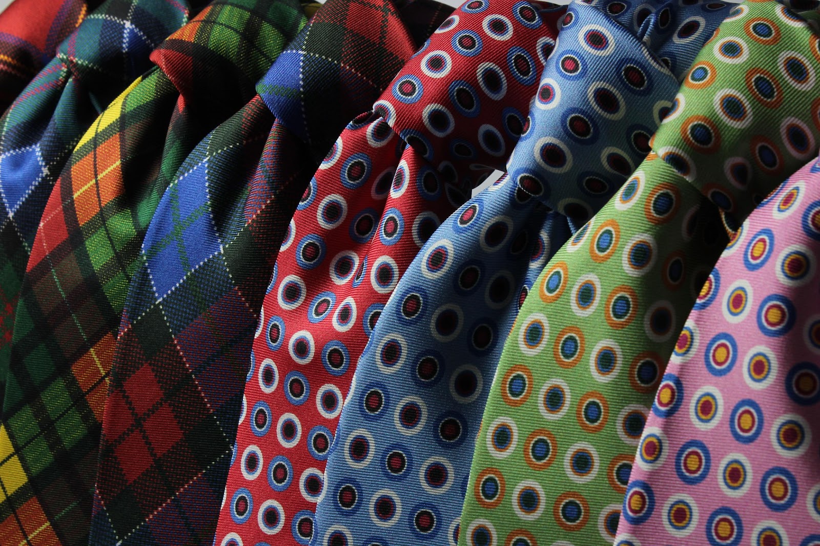 Tips for Buying Necktie to Get the Ideal Gentlemen’s Look