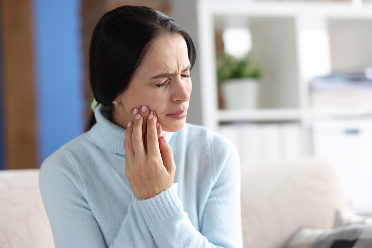 How to Recognize TMJ and TMD Symptoms