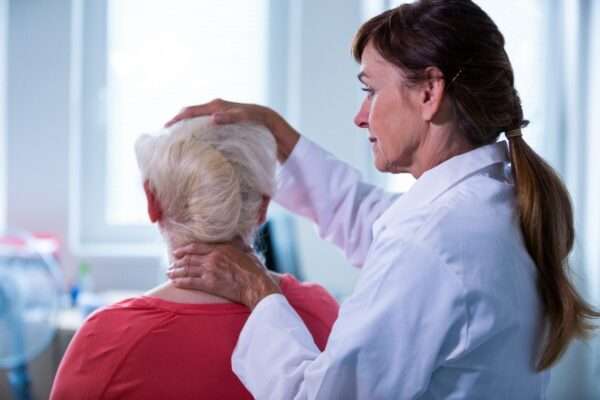 best cervical pain doctor in Delhi